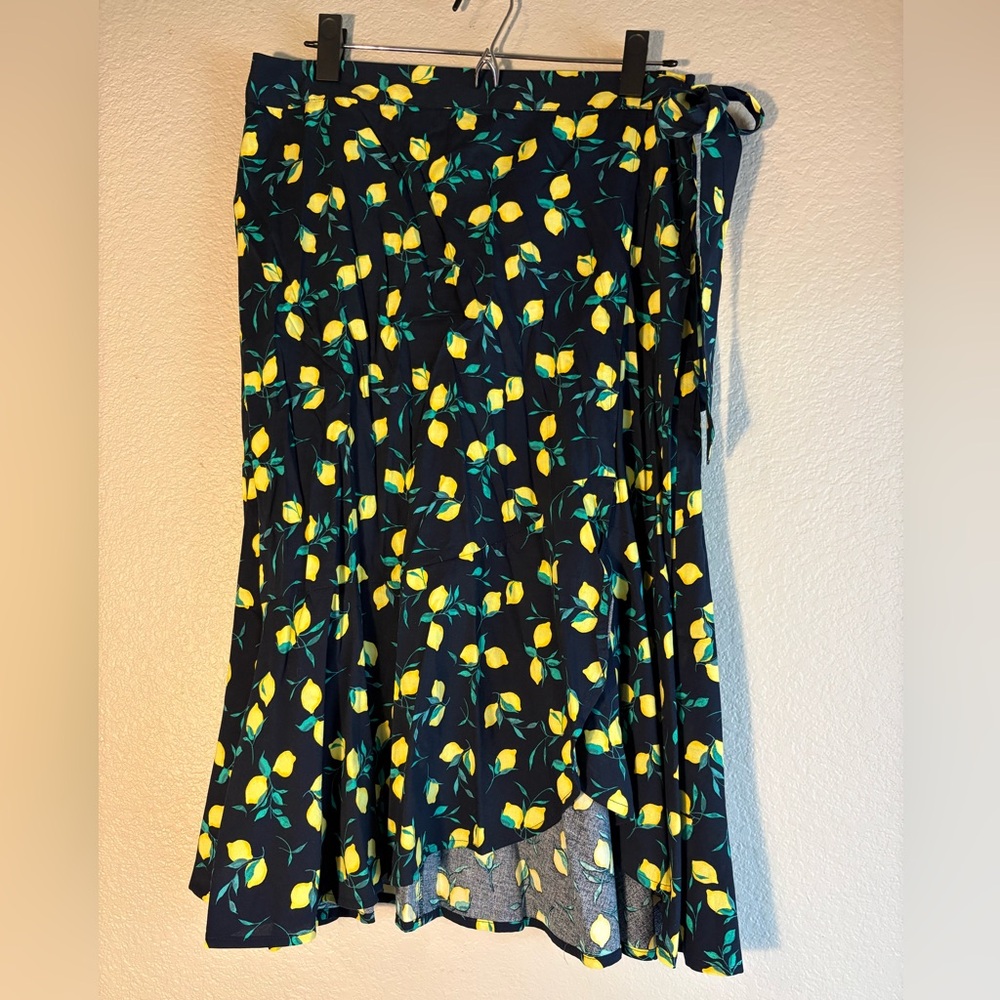 Banana Republic Black Skirt with Yellow Lemon Print